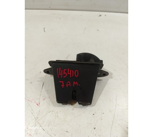 Замок крышки багажника