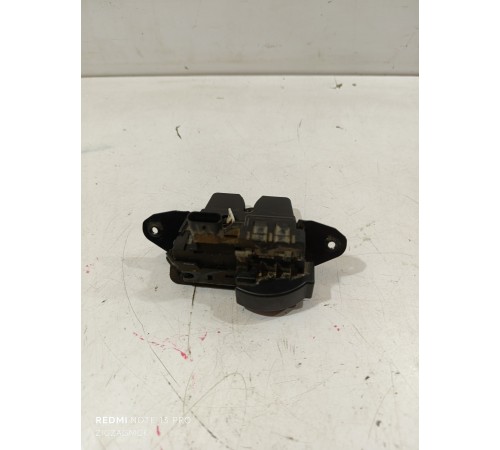 Замок крышки багажника