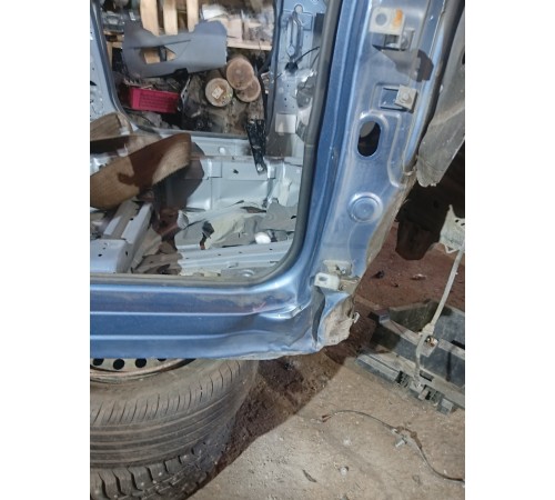 Порог с центральной стойкой (правый)