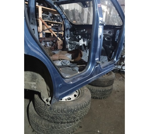 Порог с центральной стойкой (правый)