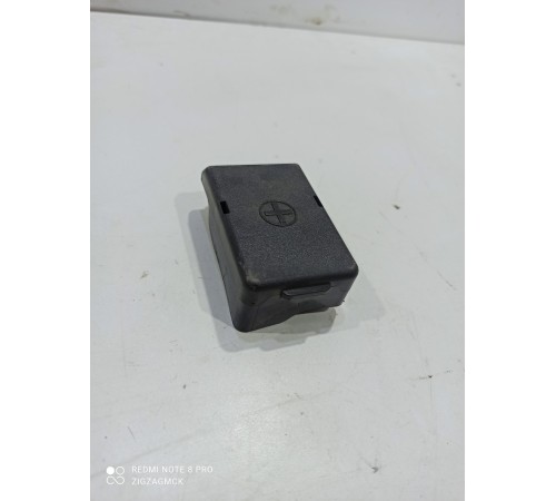 Крышка клеммы аккумулятора плюс