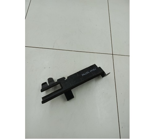 Дефлектор радиатора передний правый