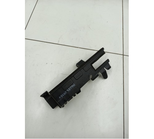 Дефлектор радиатора передний правый