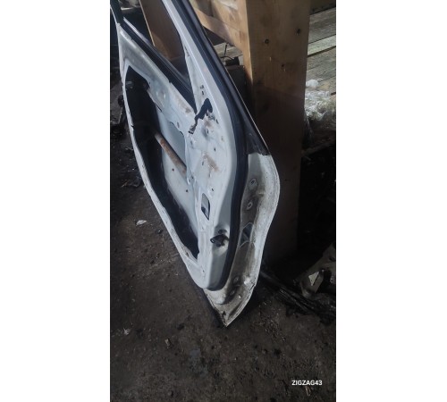 Дверь передняя левая