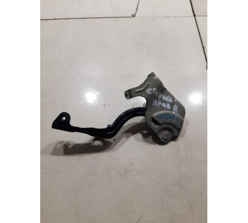 Петля капота(правая)