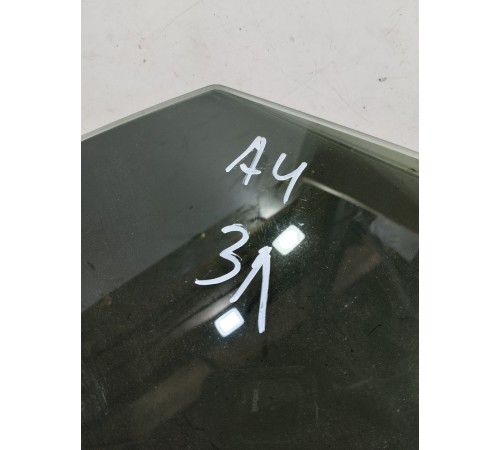 Стекло двери (заднее левое)