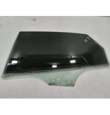 Стекло двери (заднее левое)