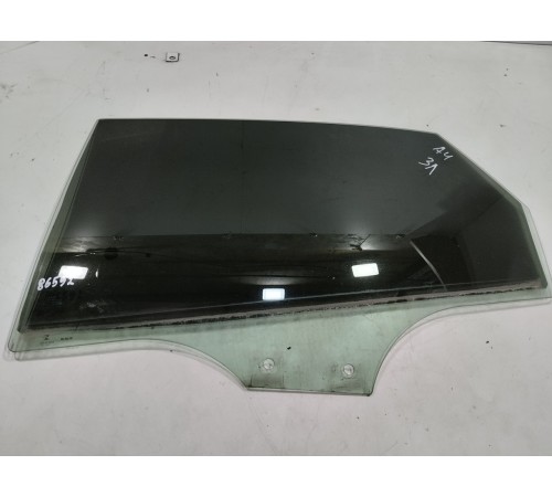 Стекло двери (заднее левое)