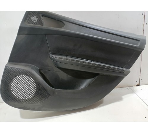 Обшивка двери задняя правая
