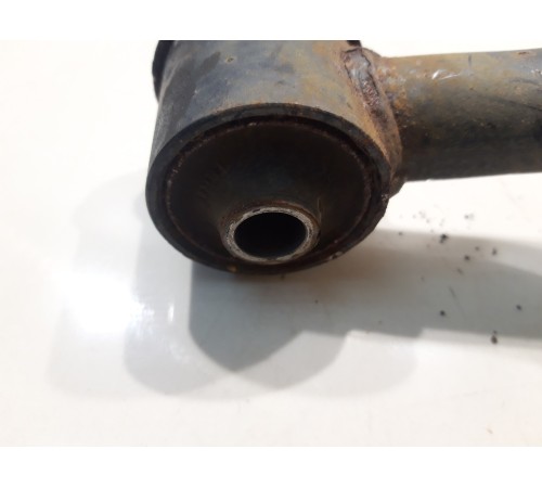 Рычаг подвески (передний, правый)