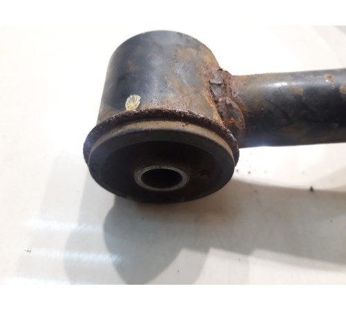 Рычаг подвески (передний, правый)