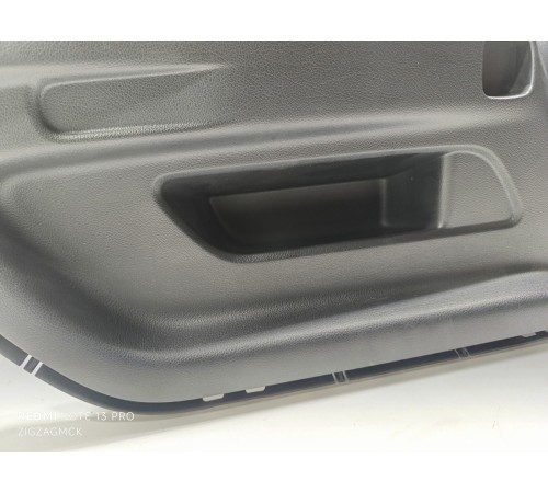 Обшивкаи багажника левая