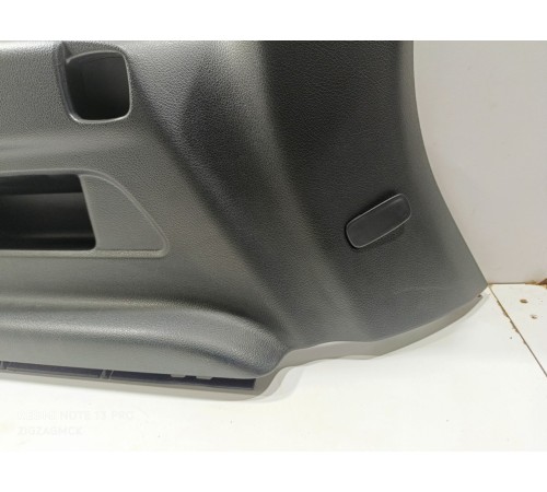 Обшивкаи багажника левая