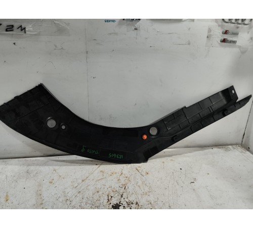 Накладка замка капота правая