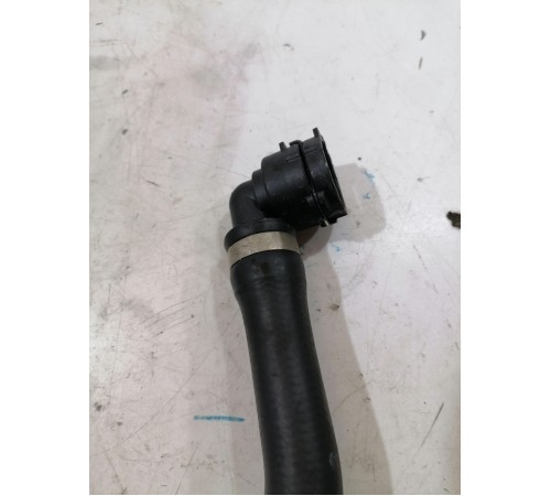 Патрубок системы охлаждения