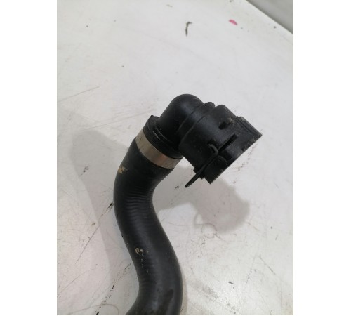 Патрубок системы охлаждения