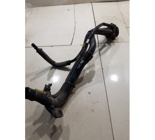 Горловина топливного бака