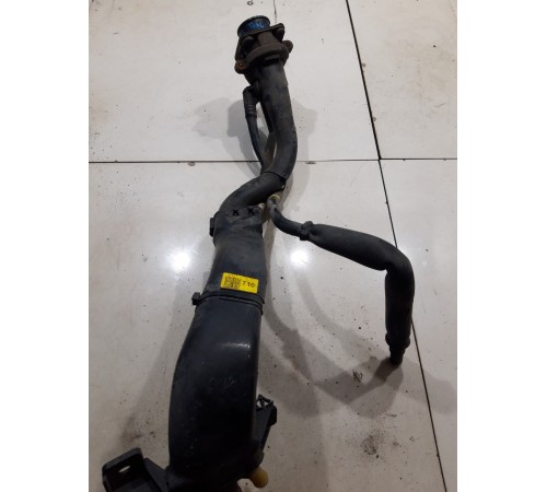 Горловина топливного бака