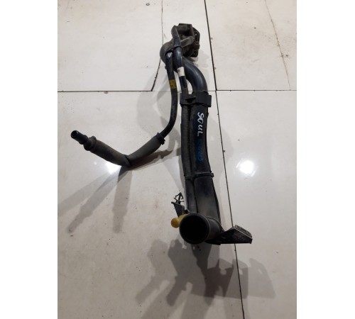 Горловина топливного бака