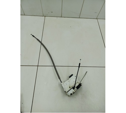 Замок двери передний левый