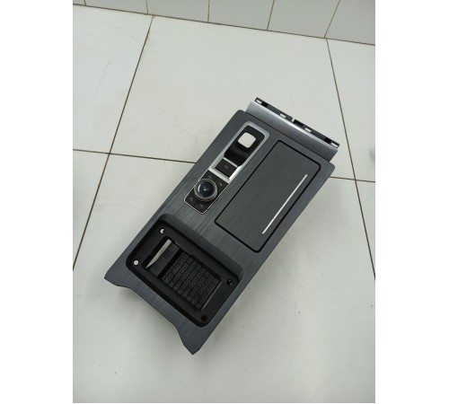 Накладка центральной консоли декоративная в сборе