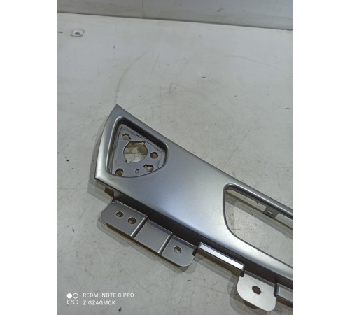 Накладка обшивки двери (передняя правая)