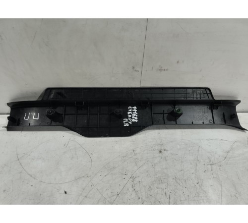 Накладка порога (передняя правая)