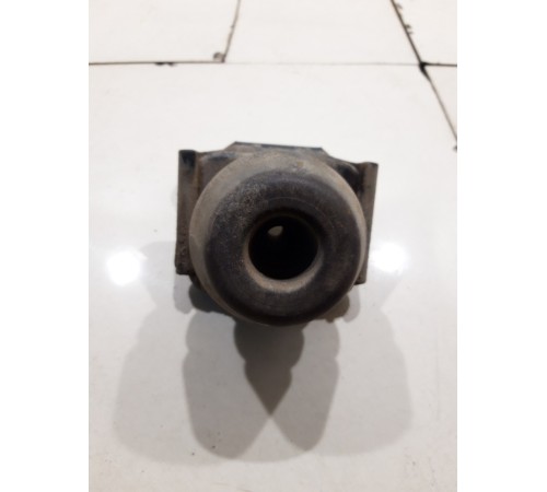 Кронштейн отбойника рессоры передний