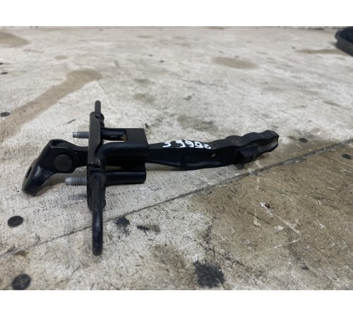 Ограничитель двери задней правой