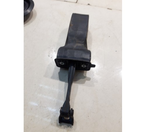 Ограничитель двери (задний, правый)