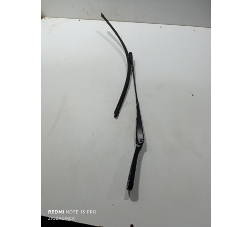 Поводок стеклоочистителя левый, водительский