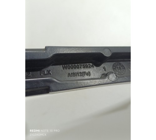 Поводок стеклоочистителя левый, водительский