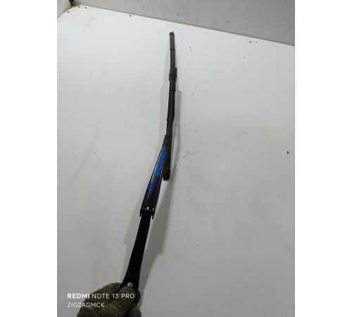 Поводок стеклоочистителя левый, водительский