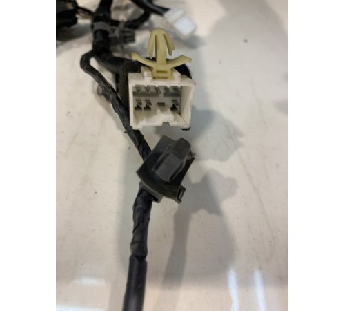 Электропроводка двери багажника