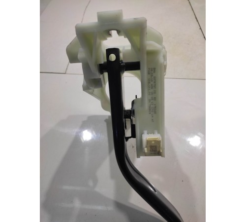 Педаль тормоза