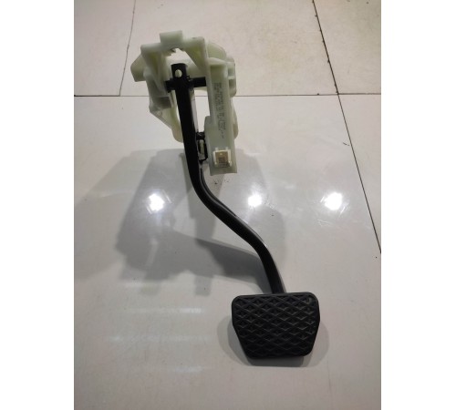 Педаль тормоза