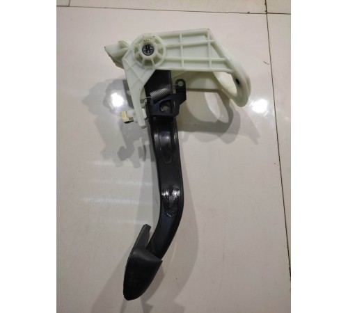 Педаль тормоза