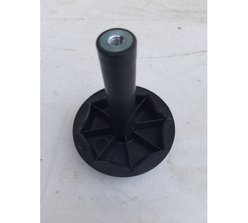 Гайка крепления запасного колеса (запаски)