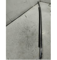 Молдинг стекла передний правый