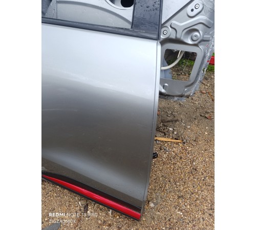 Дверь задняя правая