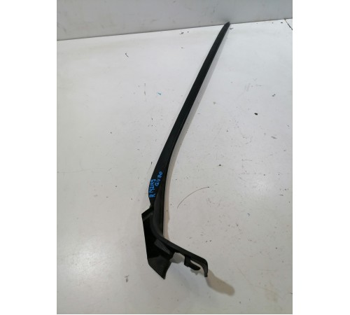 Накладка стойки лобового стекла правая