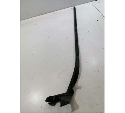 Накладка стойки лобового стекла правая