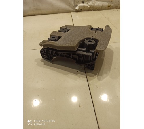 Кронштейн ручного тормоза