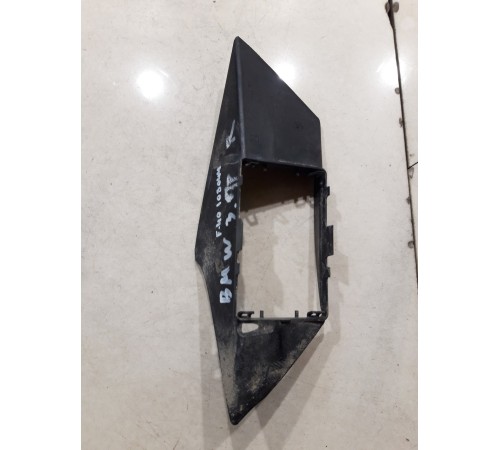 Кронштейн(крепление) датчика слепых зон правый