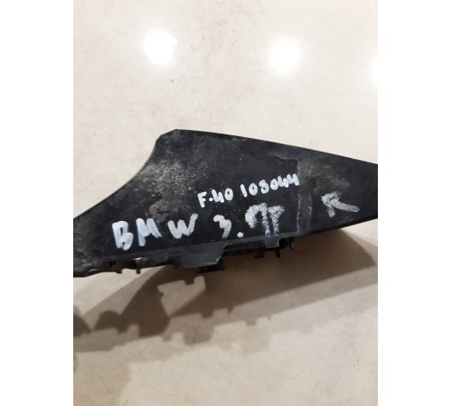 Кронштейн(крепление) датчика слепых зон правый