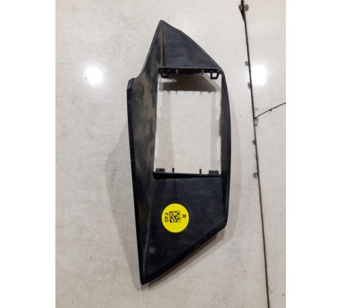 Кронштейн(крепление) датчика слепых зон правый