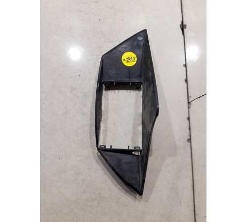 Кронштейн(крепление) датчика слепых зон правый