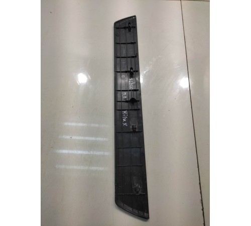 Накладка порога (передняя, правая)