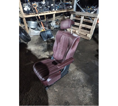 Сиденье второго ряда правое