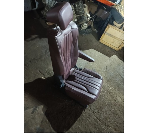 Сиденье второго ряда правое